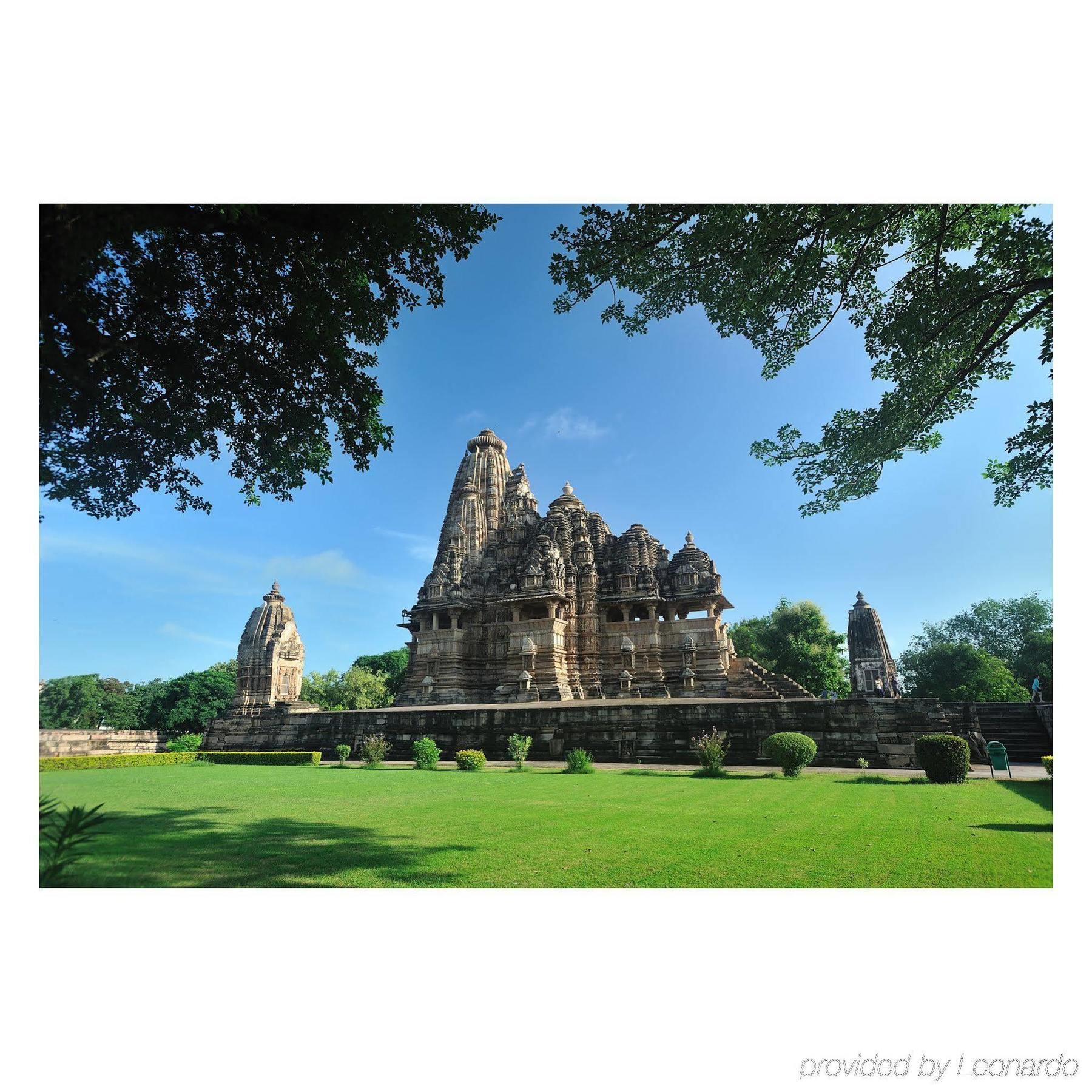 Taj Chandela Khajurāho Exteriör bild